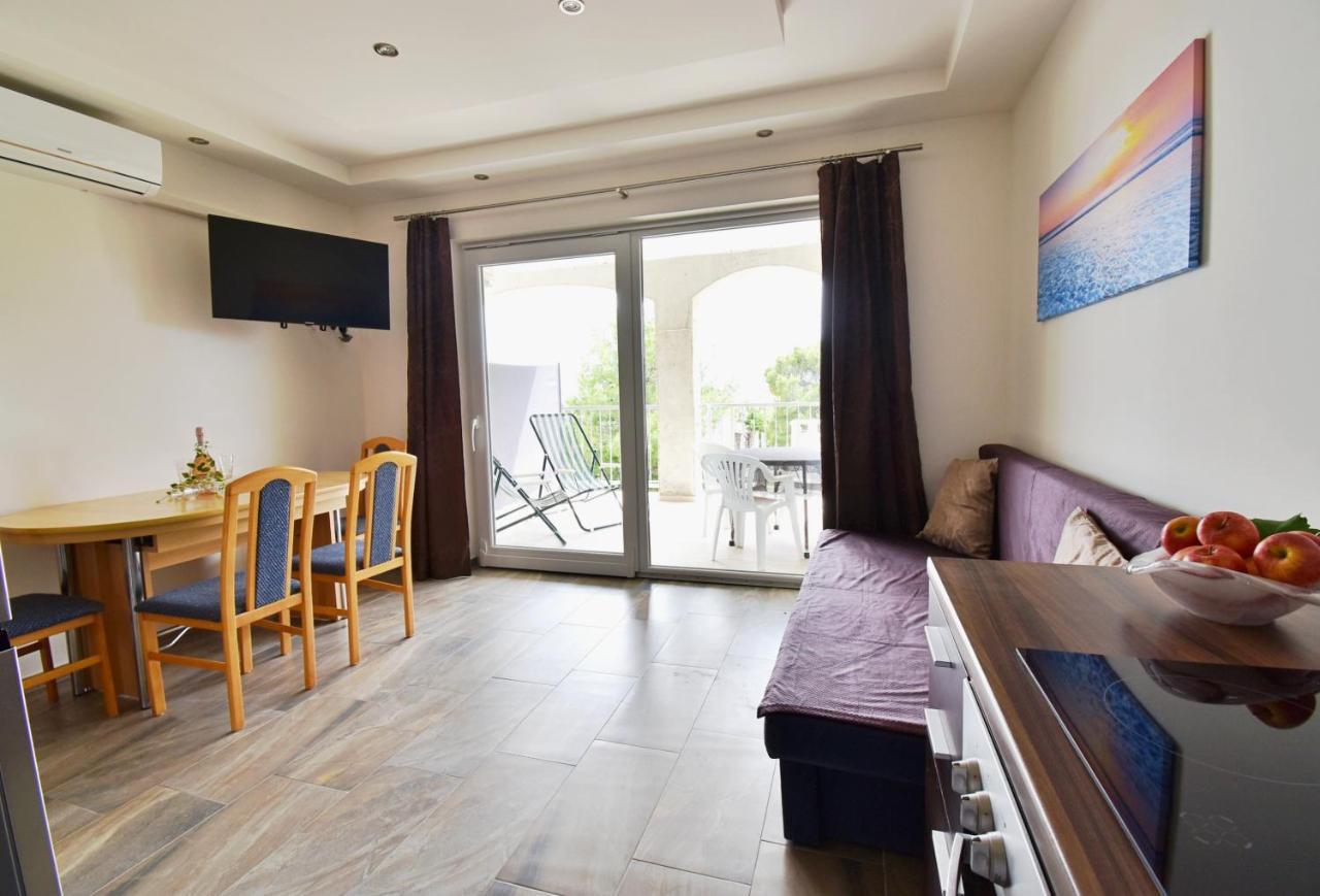 Apartmani Solis Vir Exterior photo