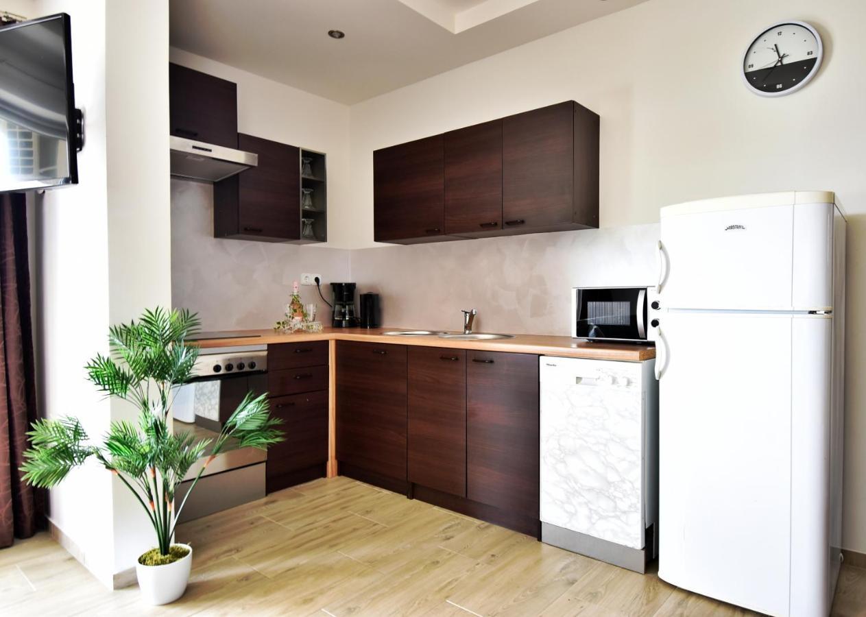 Apartmani Solis Vir Exterior photo